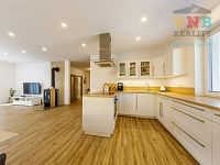 Moderní novostavba 3+kk s úchvatným výhledem a velkou zahradou, Hluchov - im022.jpg