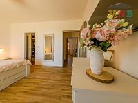 Moderní novostavba 3+kk s úchvatným výhledem a velkou zahradou, Hluchov - im034.jpg