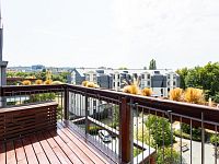 Pronájem bytu 3+kk s terasou, klimatizaci a garážovým stáním, Podvinný mlýn  Praha 9, Libeň - L44A9227.JPG