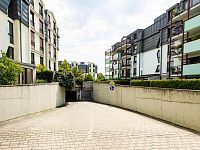 Pronájem bytu 3+kk s terasou, klimatizaci a garážovým stáním, Podvinný mlýn  Praha 9, Libeň - L44A9307.JPG