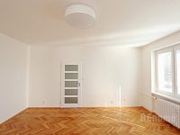 Kompletně zrekonstruovaný byt 1+1 (45 m2) v klidné lokalitě Braníku - 04 IMG_8537.JPG