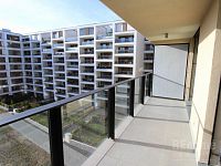 Moderní byt 2kk (55m2) s velkou lodžií v Karlíně k pronájmu od 1.2.2026 - 11.JPG