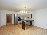 2+kk (60m2) v rezidenční čtvrti Zelené údolí na Praze 4 - Kunratice, ul. Pod Haltýřem - 07 IMG_2652.JPG