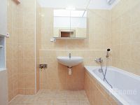 2+kk (60m2) v rezidenční čtvrti Zelené údolí na Praze 4 - Kunratice, ul. Pod Haltýřem - 10 IMG_2690.JPG