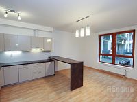 2+kk (60m2) v rezidenční čtvrti Zelené údolí na Praze 4 - Kunratice, ul. Pod Haltýřem - 02 IMG_2730.JPG