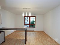 2+kk (60m2) v rezidenční čtvrti Zelené údolí na Praze 4 - Kunratice, ul. Pod Haltýřem - 03 IMG_2662.JPG