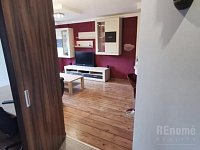 Nabízíme Vám byt 2+kk od 1.7.2026 - 7. pohled do obyvaku.JPG