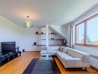Prodej atypického mezonetového bytu 103 m², Jílové u Prahy, parkovací stání, zahrada - 05 jilove-14.jpg
