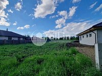 Prodej pozemku pro výstavbu RD 1088 m2 Hoštice-Heroltice - 20260518_171605.jpg