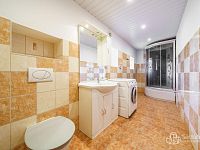 Zrekonstruovaný dvougenerační dům v Dolním Rychnově – 2× 3+1,  byt pro hosty 1+1, 2 garáže. - Foto 9