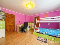 Zrekonstruovaný dvougenerační dům v Dolním Rychnově – 2× 3+1,  byt pro hosty 1+1, 2 garáže. - Foto 15