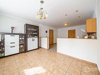 Zrekonstruovaný dvougenerační dům v Dolním Rychnově – 2× 3+1,  byt pro hosty 1+1, 2 garáže. - Foto 19