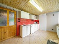 Zrekonstruovaný dvougenerační dům v Dolním Rychnově – 2× 3+1,  byt pro hosty 1+1, 2 garáže. - Foto 24