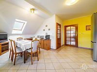 Prodej prostorného půdního bytu v Tašovicích