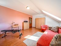 Prodej prostorného půdního bytu v Tašovicích - Foto 4