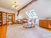 Prodej prostorného půdního bytu v Tašovicích - Foto 6