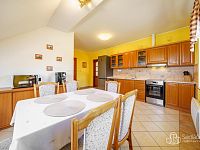 Prodej prostorného půdního bytu v Tašovicích - Foto 7