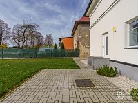 Dům se dvěma bytovými prostory, komerčně využitelným přízemím a užitným suterénem v Krajkové - Foto 27