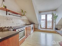 Prodej útulného mezonetu blízko centra Plzně s terasou.  - Foto 10