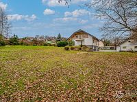 Rodinná vila s velkorysou dispozicí, garáží na tři auta  a pozemkem 4 069 m² – Loket - Foto 3