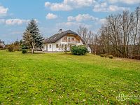 Rodinná vila s velkorysou dispozicí, garáží na tři auta  a pozemkem 4 069 m² – Loket - Foto 4