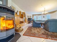 Rodinná vila s velkorysou dispozicí, garáží na tři auta  a pozemkem 4 069 m² – Loket - Foto 13