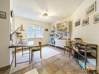 Rodinná vila s velkorysou dispozicí, garáží na tři auta  a pozemkem 4 069 m² – Loket - Foto 22