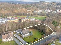 Rodinná vila s velkorysou dispozicí, garáží na tři auta  a pozemkem 4 069 m² – Loket - Foto 28