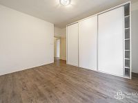 Byt 3+1  93m2 s dvěma balkony a unikátním 60m² prostorem navíc . - Foto 9