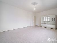 Byt 3+1 s dvěma balkony a unikátním 60m² prostorem navíc . - Foto 10