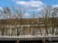 Byt 3+1 s dvěma balkony a unikátním 60m² prostorem navíc . - Foto 18