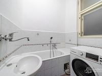 Byt 3+1 s dvěma balkony a unikátním 60m² prostorem navíc . - Foto 12