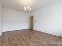 Byt 3+1 s balkonem, 82 m² – klidná poloha na okraji sídliště, Sokolov - Foto 9
