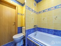 Byt 3+1 se zaskl. balkonem v Sokolově, ul. Seifertova - Foto 9