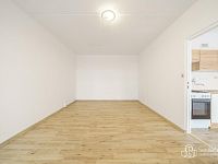 Prodej bytu 1+1 se zaskleným balkonem, 41 m² – Sokolov, ul. Švabinského - Foto 9