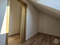 Pronájem rodinného domu 3+1 s terasou a  zahradou – Horní Pochlovice - Foto 11