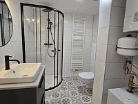 Pronájem podkrovního bytu 1+kk 31m2, centrum Sokolova.  - Foto 3