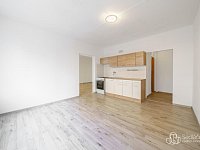 Prodej bytu 1+1 se zaskleným balkonem, 41 m² – Sokolov, ul. Švabinského - Foto 2