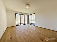 Pronájem bytu 2+kk s balkonem a garáží, Na Vyhlídce – Karlovy Vary - Foto 7