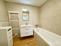 Pronájem bytu 2+kk s balkonem a garáží, Na Vyhlídce – Karlovy Vary - Foto 13