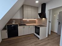 Pronájem podkrovního bytu 1+kk 31m2, centrum Sokolova. 