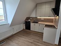 Pronájem podkrovního bytu 1+kk 31m2, centrum Sokolova.  - Foto 6