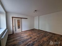 Klidné bydlení 1+1 Sokolov – zahrada, parkování - Foto 3