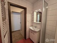 Klidné bydlení 1+1 Sokolov – zahrada, parkování - Foto 8