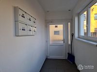 Klidné bydlení 1+1 Sokolov – zahrada, parkování - Foto 9