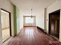 Rodinný dům k rekonstrukci se slunnou zahradou v Oloví - Foto 11