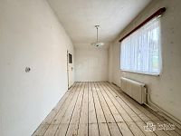 Rodinný dům k rekonstrukci se slunnou zahradou v Oloví - Foto 13