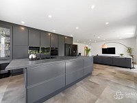Prostorná novostavba 4+kk se zahradou v Šabině – moderní bydlení jen 5 minut od dálnice D6 - Foto 9