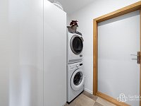 Prostorná novostavba 4+kk se zahradou v Šabině – moderní bydlení jen 5 minut od dálnice D6 - Foto 23