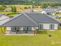 Prostorná novostavba 4+kk se zahradou v Šabině – moderní bydlení jen 5 minut od dálnice D6 - Foto 29